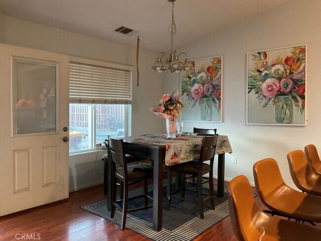 Building Photo - 11546 Hickory Ave