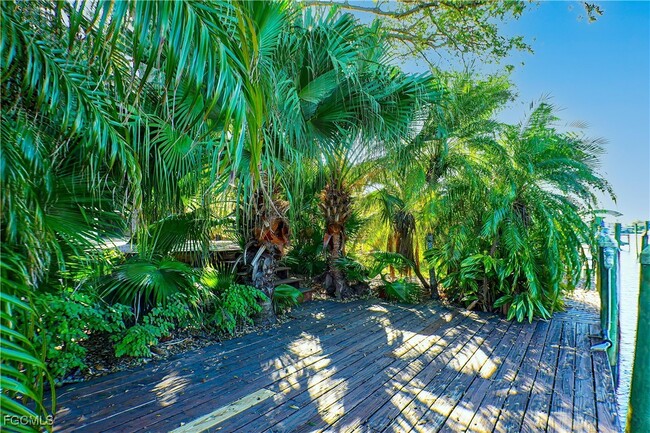 Building Photo - 2221 Cape Way