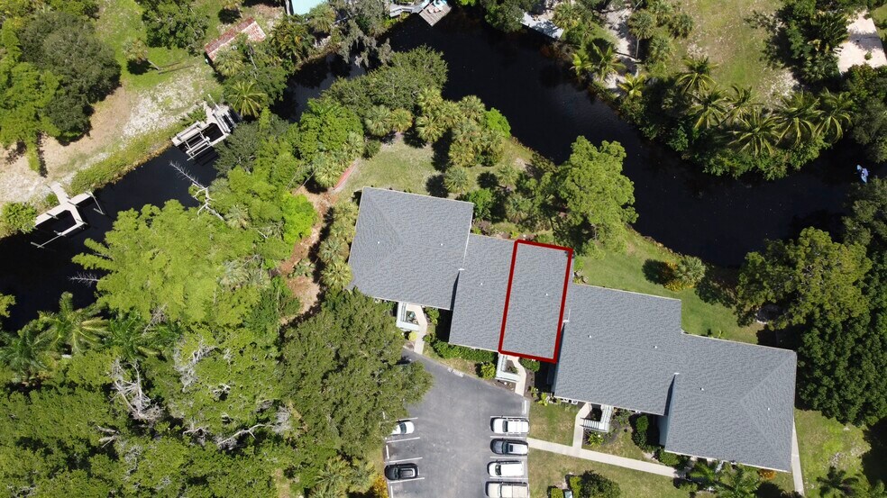 Building Photo - 27227 Pullen Ave