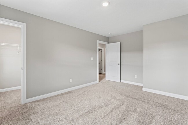 Building Photo - Fenced Yard, Zionsville Schools, Pet Friendly