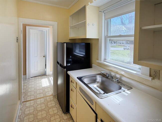 Building Photo - 111 N Main St