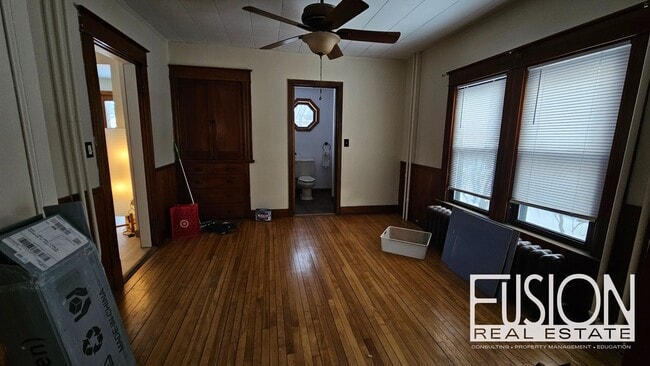 Building Photo - ONE Private Room with ALL Utilities Included in Prime Burlington Location