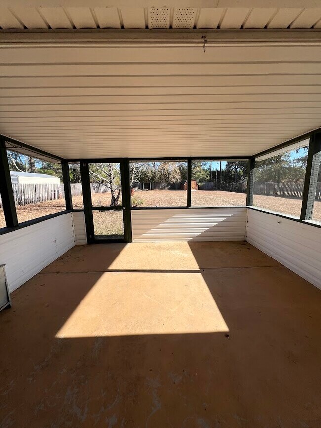 Building Photo - 82 Saddlebrush Rd