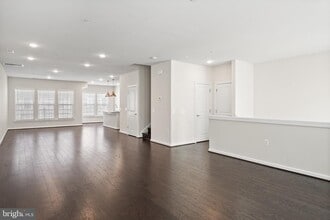 Building Photo - 13026 Martz St