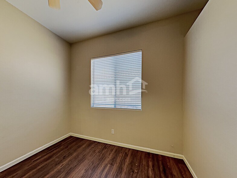 Building Photo - 15810 W Durango St