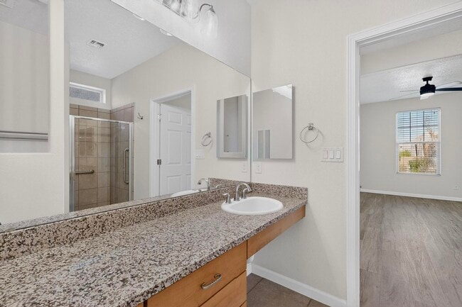 Building Photo - 4 Avenida Vista Esquisita