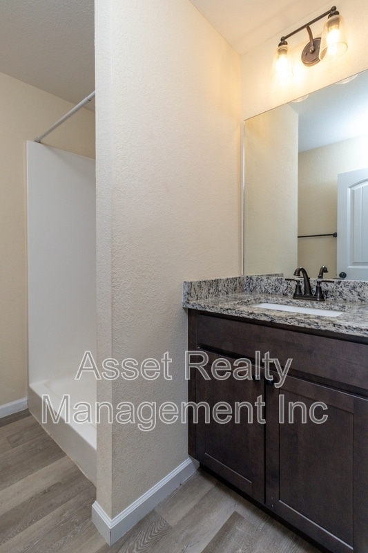Building Photo - 931 Warrior Hill Dr