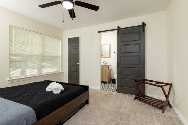 Building Photo - 7520 Sequoia Ct