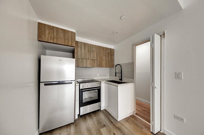 Building Photo - ONE MONTH FREE!! BRAND NEW CONSTRUCTION!! ...