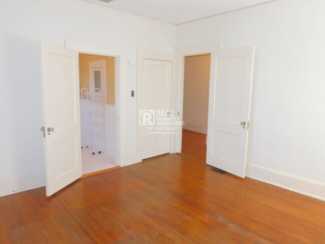 Building Photo - 1224 Glade St NW