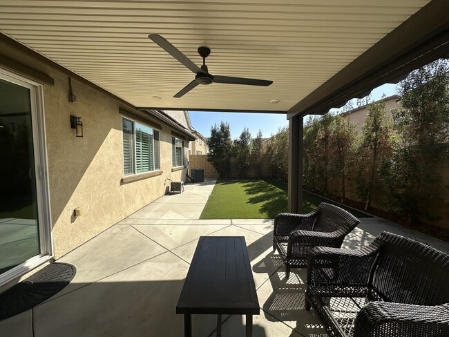 Building Photo - 5617 Buckthorn Ct