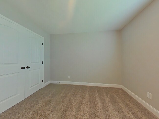 Building Photo - 171 Tellmont St