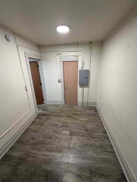 Building Photo - 708 Mills St