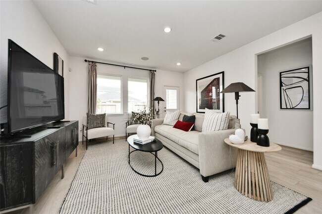 Building Photo - 18010 Whitetail Run Ln