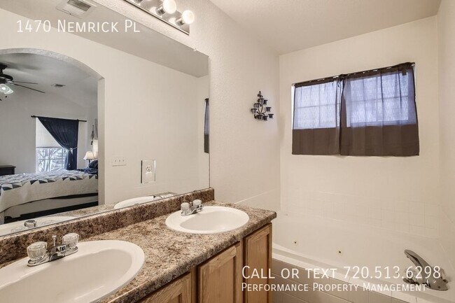 Building Photo - 1470 Nemrick Pl
