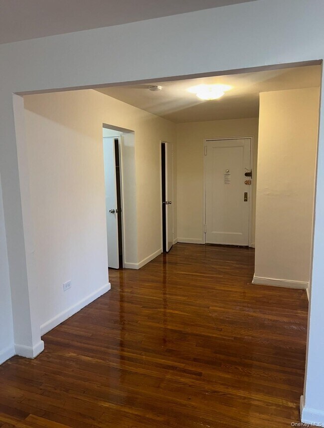 Building Photo - 89-20 55th Ave