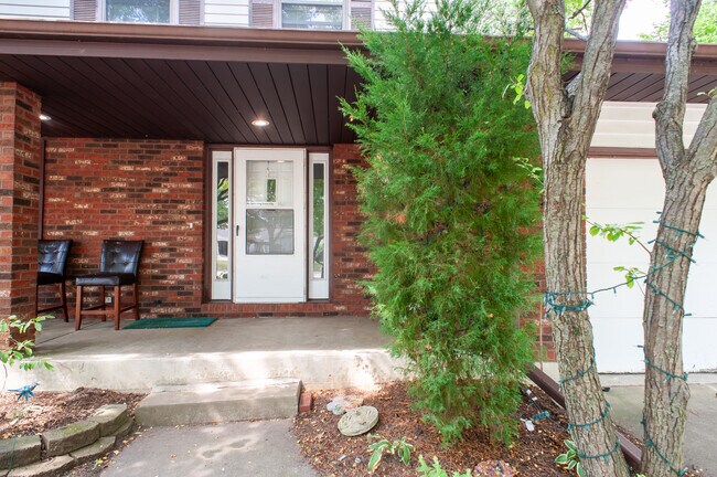 Primary Photo - 1147 Garfield Ave