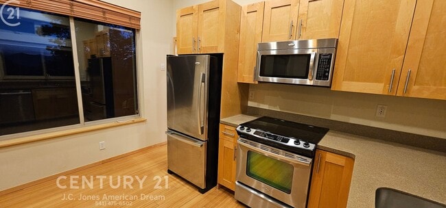 Building Photo - Spectacular Views in the Heart of Applegate Wine Country