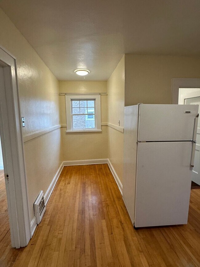 Building Photo - 1312/1316 Duplex