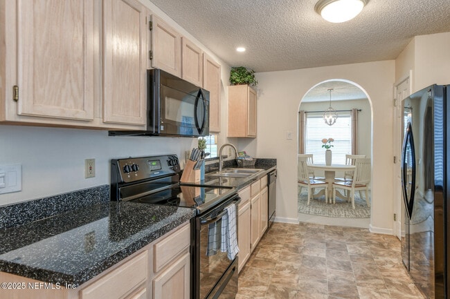 Building Photo - 7596 Fawn Lake Dr N