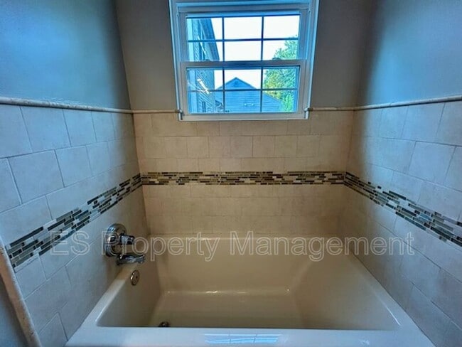 Building Photo - 5834 Blackley Ln