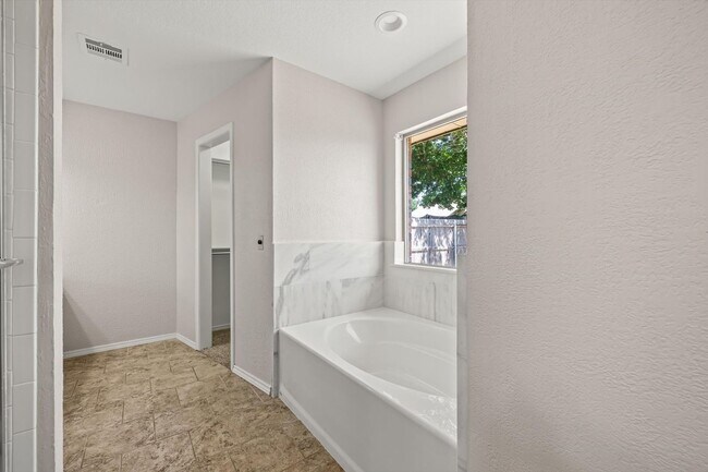 Building Photo - Two reasons to stop scrolling: the schools and the bathrooms. 3/2/2 Home in Putnam City Northaven...