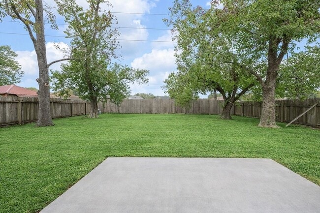 Building Photo - 2723 N Brompton Dr