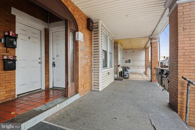 Building Photo - 5446 Walnut St