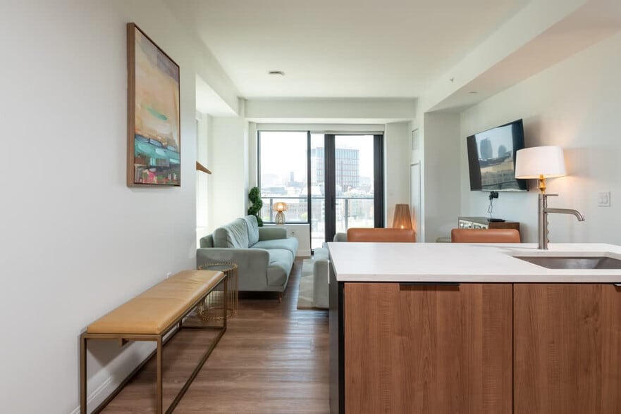 Building Photo - 151 North First Street-SI ID1252113P