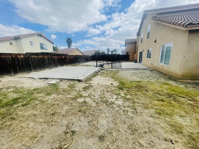 Building Photo - 1439 Avena Way
