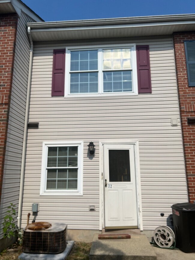 Building Photo - 72 Boyd St