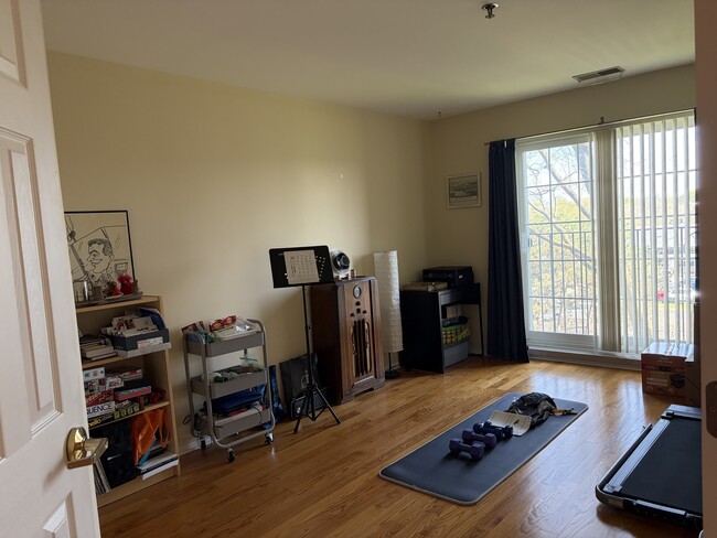 Building Photo - 57 Hunt Club Dr