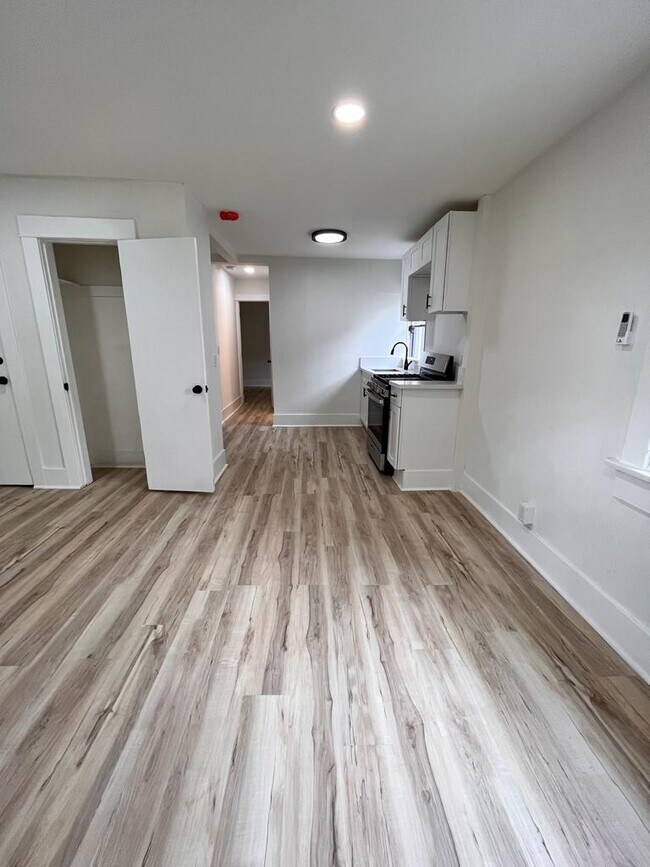 Building Photo - 2436 Echo Park Ave