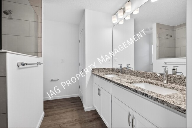 Building Photo - 1401 Degroodt Rd SW