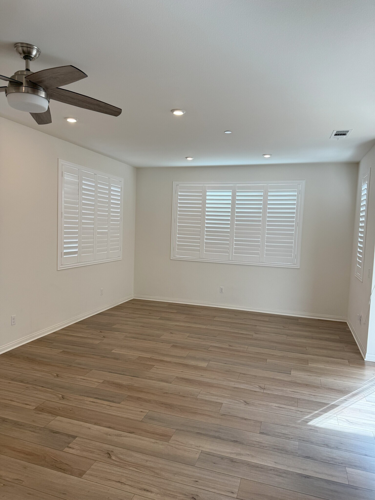 Front room with shutters - 1971 S Ambrosia Way