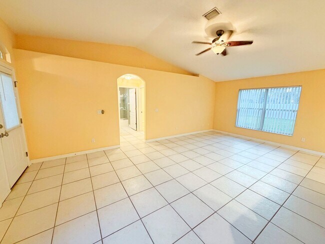 Building Photo - Immaculate 3-bedroom, 2-bathroom home situated on a spacious lot.