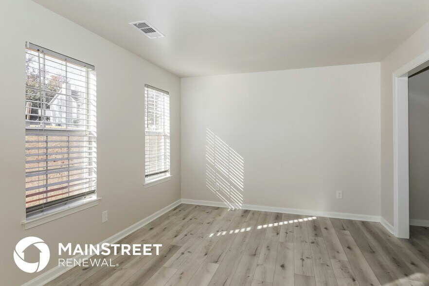 Building Photo - 1055 Field View Dr