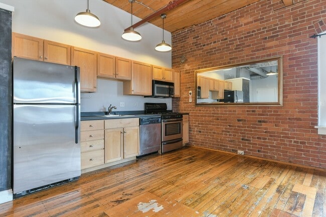 Building Photo - 244 Brighton Ave