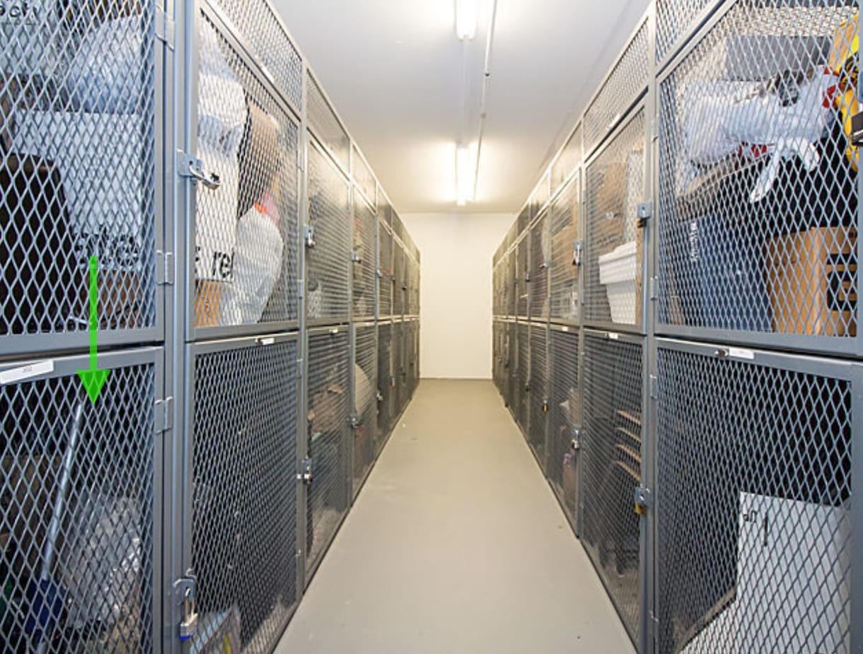 Building Photo - 860 W Blackhawk St