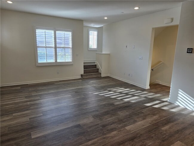 Building Photo - 60 Bay Laurel