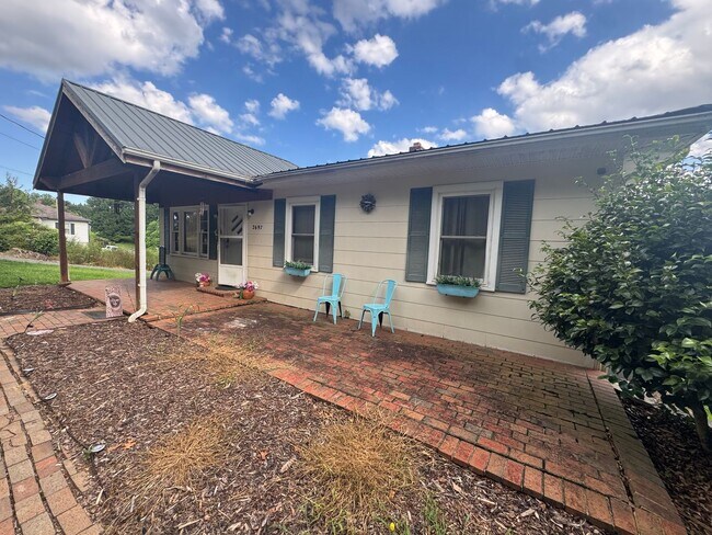 Building Photo - 2697 Spears Rd