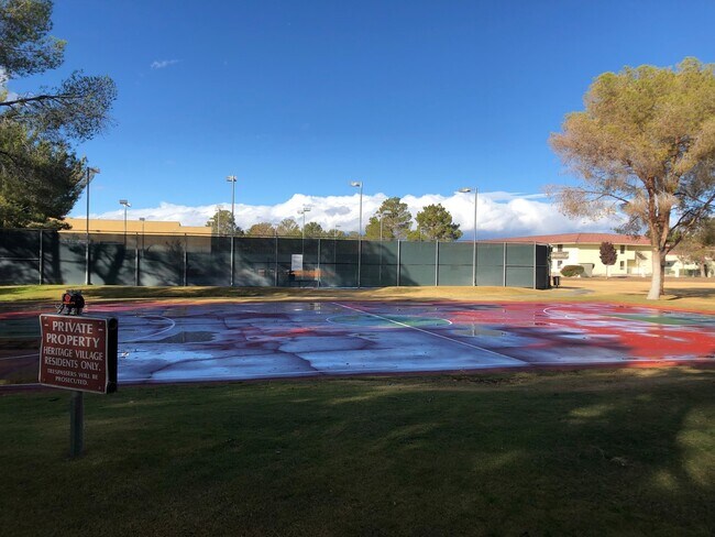 Building Photo - HERITAGE VILLAGE HOME - AVAILABLE NOW!!