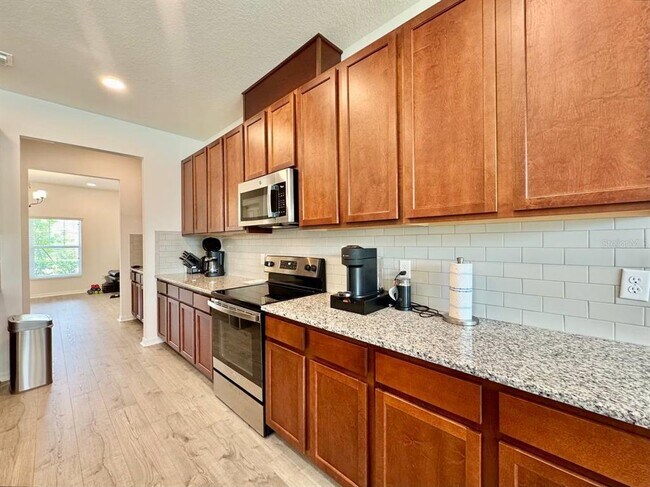 Building Photo - 5732 Newberry Pnes Ave