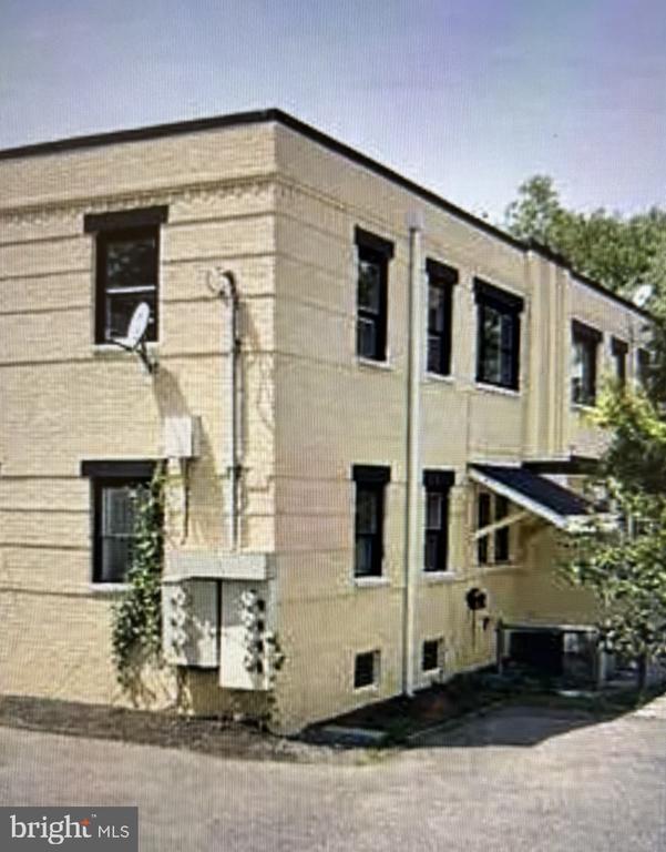 Building Photo - 4608 Hillside Rd SE
