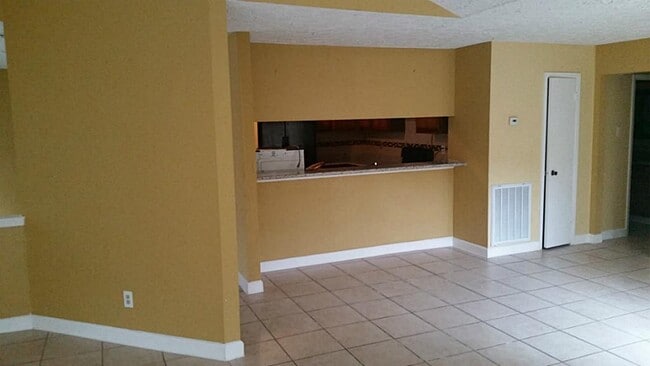 Building Photo - 16210 Olive Glen Dr
