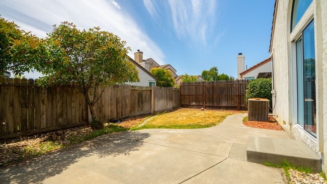 Building Photo - 957 McCoy Creek Cir