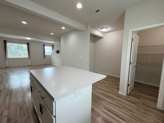 Building Photo - 17363 NW Shackelford Rd