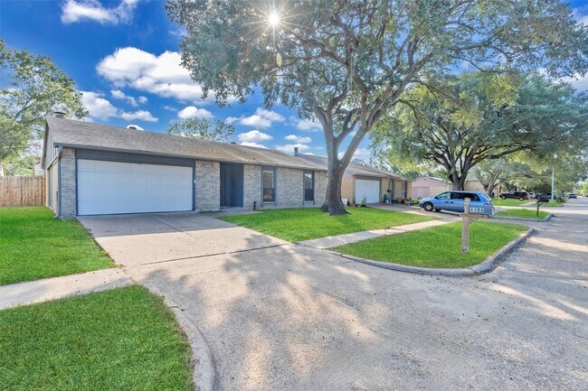 Building Photo - 4406 Kacee Dr