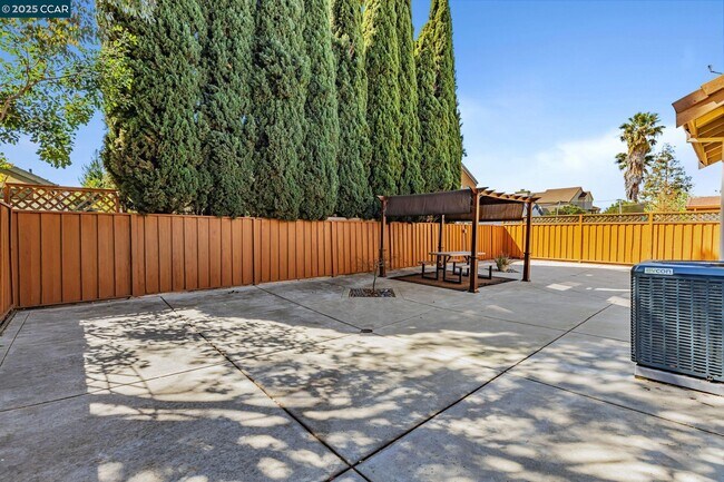 Building Photo - 4867 Big Bear Rd