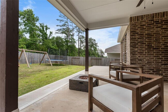 Building Photo - 1226 Tilia Crk Ln